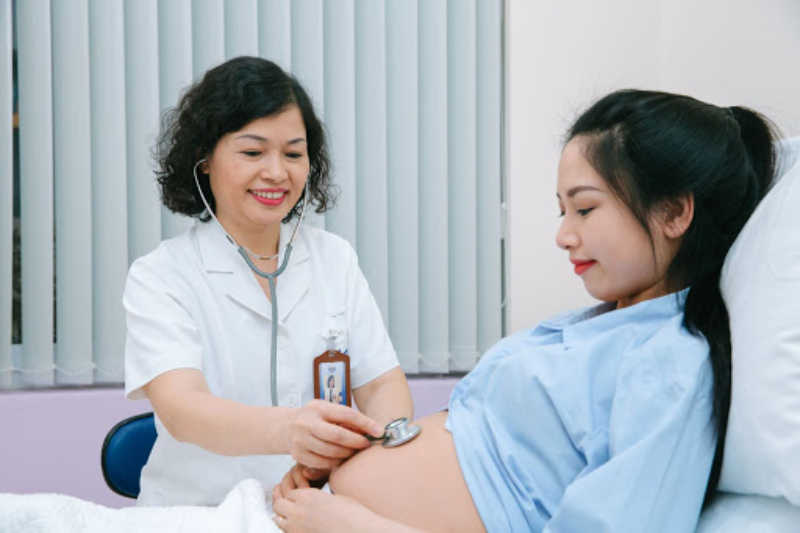 Khi phát hiện dấu hiệu viêm âm đạo khi mang thai cần thăm khám kịp thời