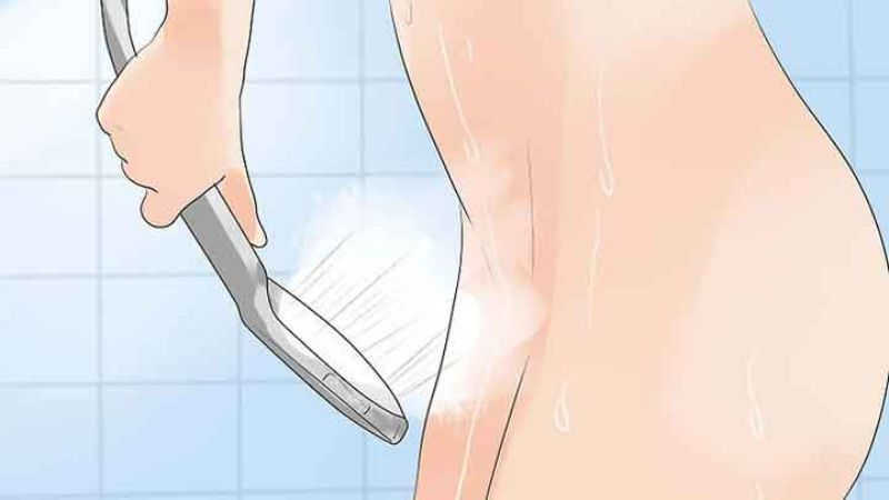 Nên tắm rửa và vệ sinh vùng kín hàng ngày để tránh viêm nhiễm trở lại