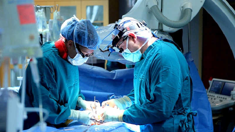 Phẫu thuật bằng laser