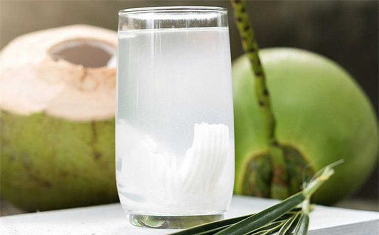 Viêm bàng quang có uống nước dừa được không?