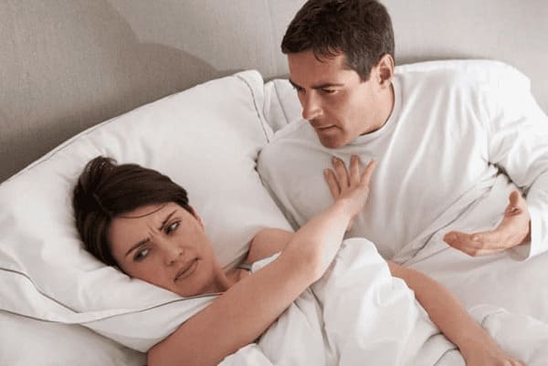 Bệnh trĩ có tác động đến việc quan hệ hay không?