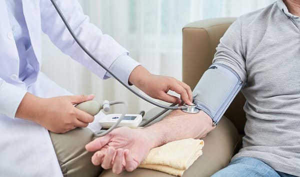 Cắt búi trĩ có nguy hiểm không?